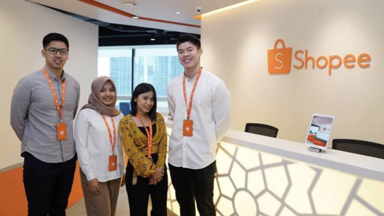 Cerita Karyawan Shopee Tiba-tiba Kena PHK Viral, Warganet: Nyeseknya ... Bocoran Gaji di Sektor E-commerce (Shopee, Tokopedia, dll) untuk Level Staf.